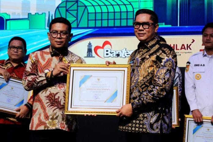 Kota Tangerang Raih Penghargaan Inovatif di Ajang Banten Investment Forum 2025