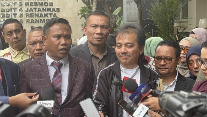 Tegaskan Tak Akan Mundur, Kuasa Hukum Klaim Simpati Publik Jadi Tameng Roy Suryo Cs Tak Ditahan