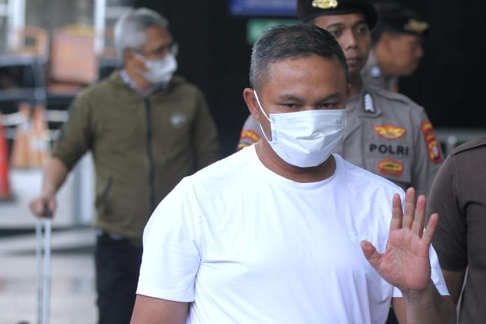 KPK OTT Gubernur Riau, Amankan Uang Dolar dan Pound Sterling Senilai Lebih dari Rp 1 Miliar