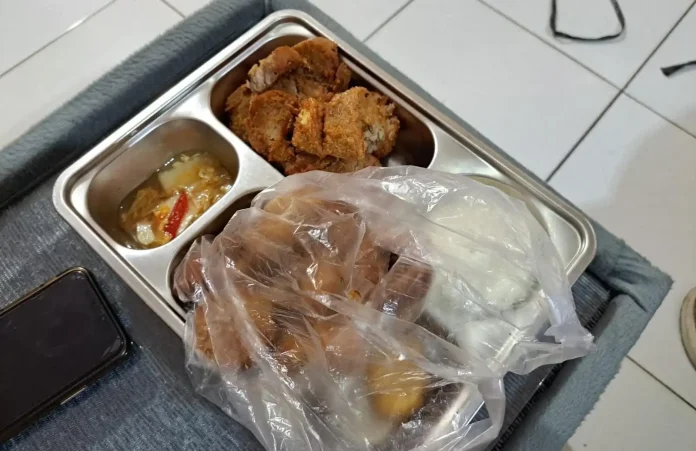 Makan Bergizi Gratis di SD Cijoro Pasir Rangkasbitung Dikeluhkan Bau, Guru: “Ini Sudah Ketiga Kalinya!”