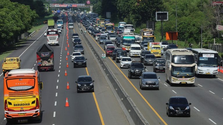 Libur Nataru, Jasamarga Terapkan Contraflow 18 KM di Tol Jakarta–Cikampek