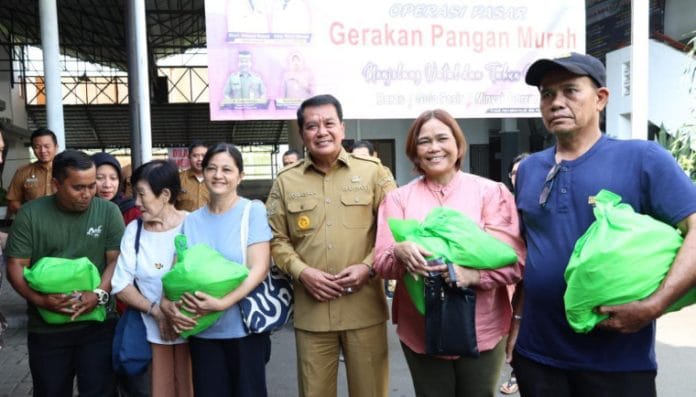 Jelang Natal, Pemkab Tangerang Salurkan 1.000 Paket Sembako Murah untuk Jemaat