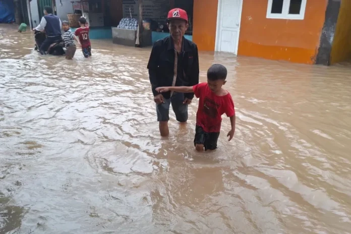Hujan Deras Sebabkan Banjir di Desa Baros Serang, 34 Rumah Warga Terendam