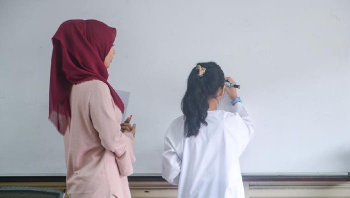 Beasiswa S1 Guru 2026 Dibuka, Pengalaman Mengajar Diakui Jadi SKS